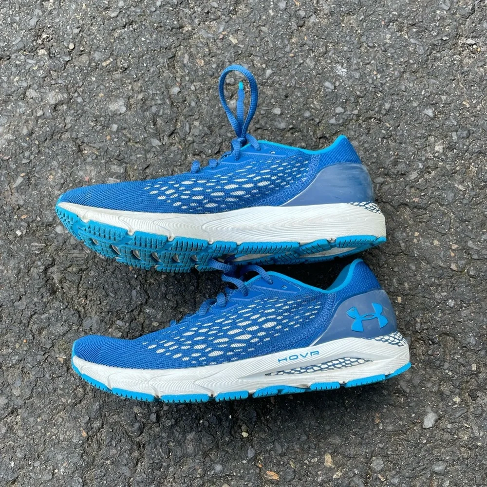 Mens 7.5 UnderArmour sneakers - Picture 2 of 4